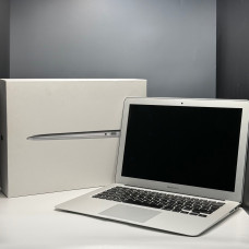 MacBook Air 13 (2017)