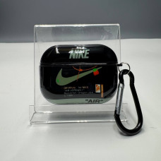 Чехол на AirPods GUESS